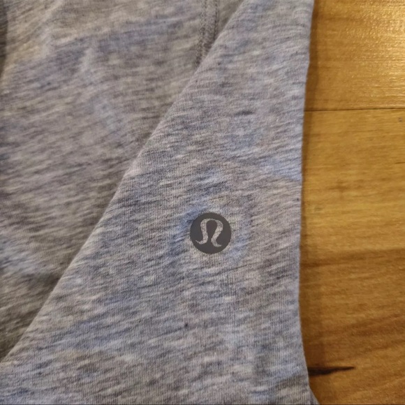 Lululemon Women’s Tank Top S/M Gray Black Open Split Back Athletic - Picture 2 of 5
